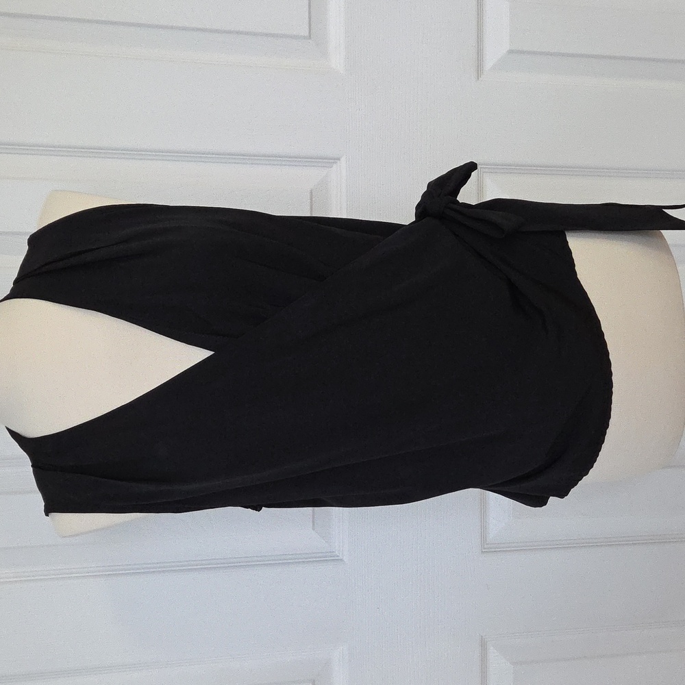 ASTR THE LABEL BLACK SLEEVELESS DRAPY FLOWY WRAP TOP WITH BOW TIE SMALL